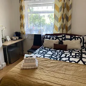 Amber Apartment London
