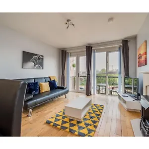 Apartments: Cromwell Apartment